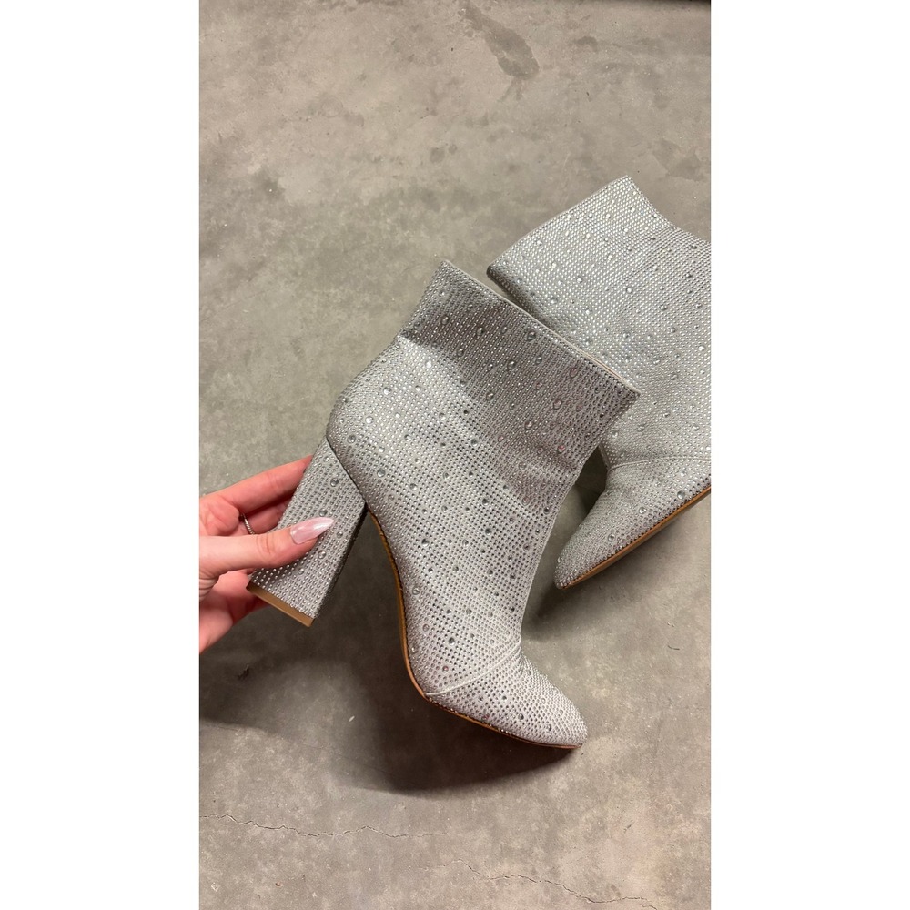 $169 BCBG Briel Rhinestone Ankle Boots Womens 7.5 Silver Sparkle Block Heel Zip - Picture 3 of 11